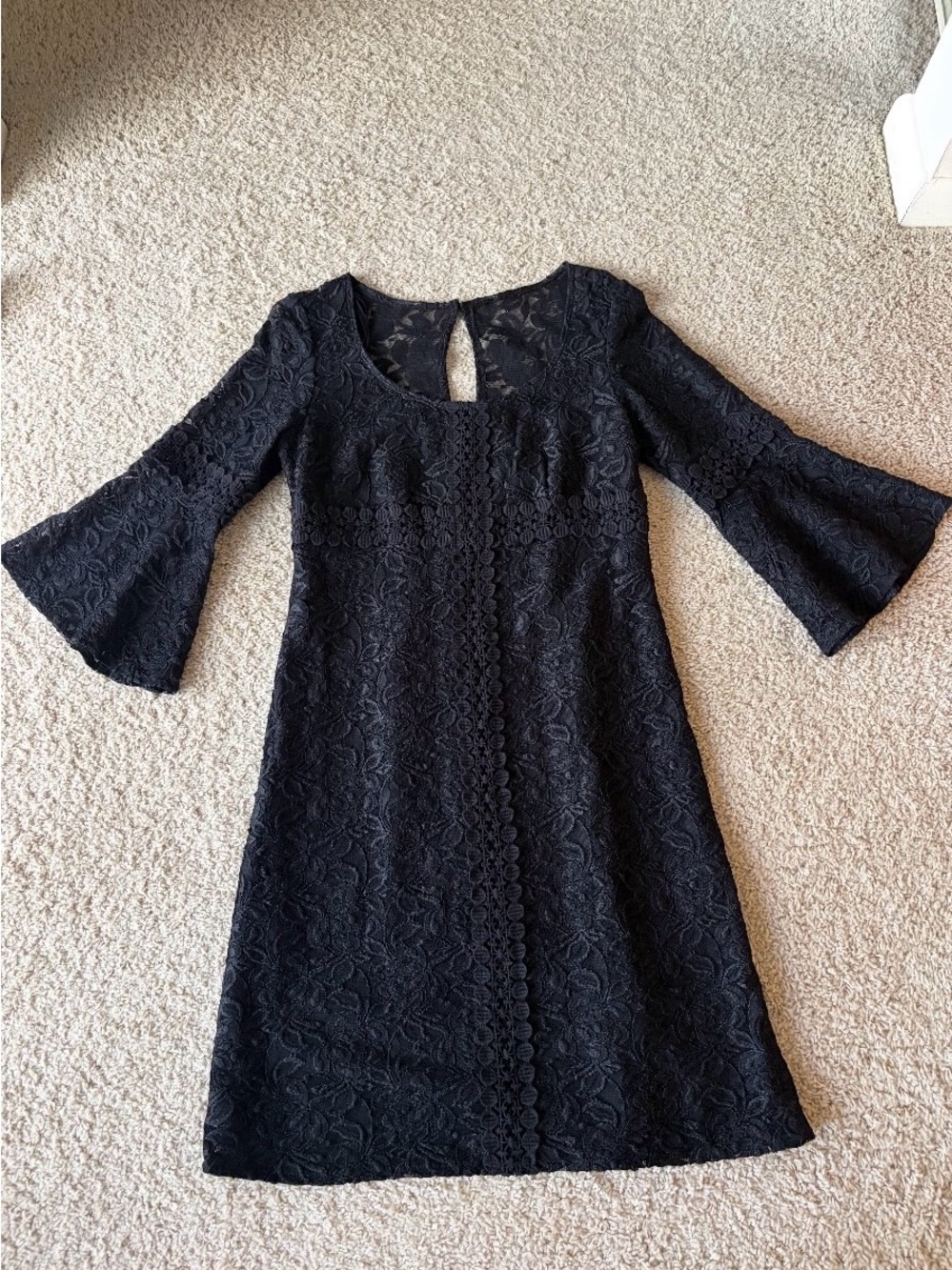 MARINA Black Lace Dress with Feminine Silhouette